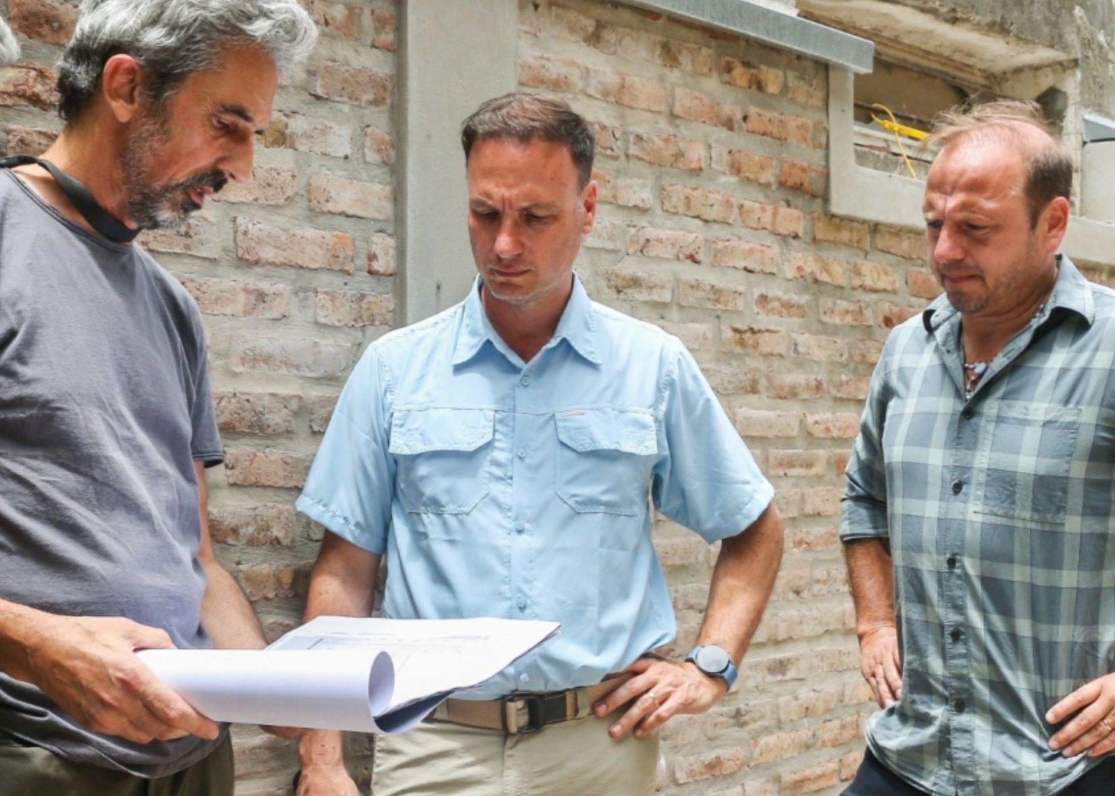 Rosario: Enrico recorrió las viviendas que Provincia construye en Barrio República La Sexta